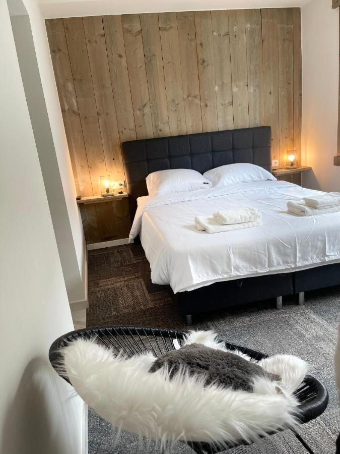 Prachtige In Centrum Met Badkamer ! * Brugge