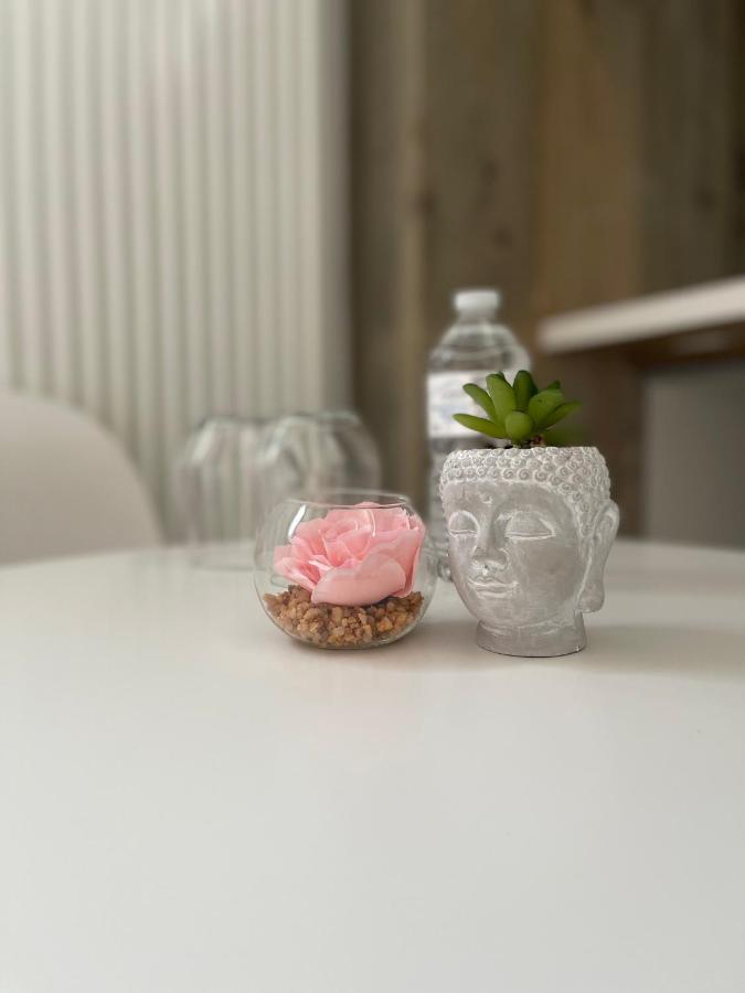 Prachtige In Centrum Met Badkamer ! Appartement *